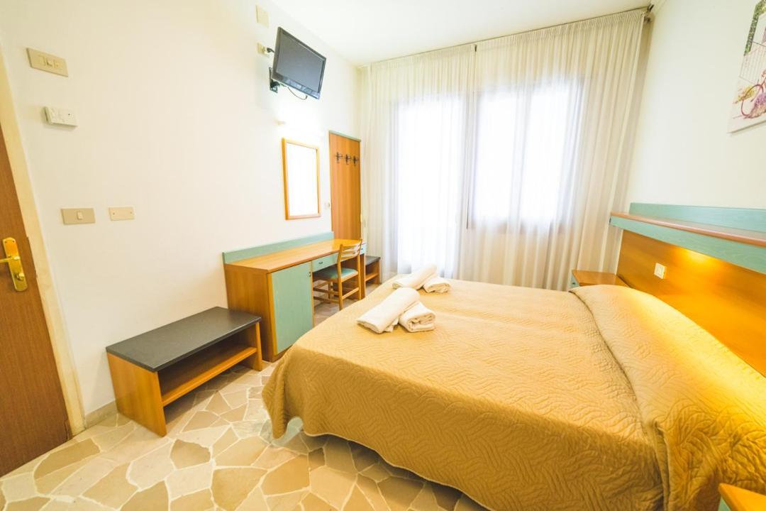 Hotel Grand Prix Sottomarina Exterior foto