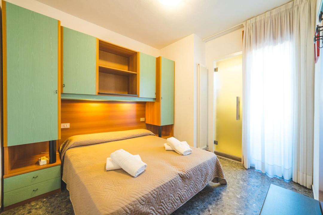 Hotel Grand Prix Sottomarina Exterior foto