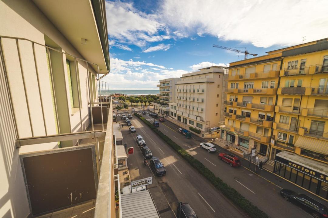 Hotel Grand Prix Sottomarina Exterior foto