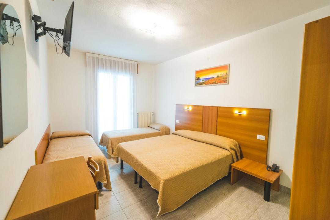 Hotel Grand Prix Sottomarina Exterior foto