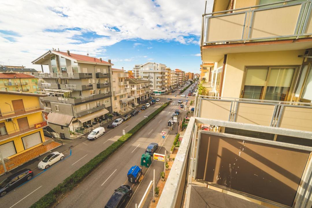 Hotel Grand Prix Sottomarina Exterior foto